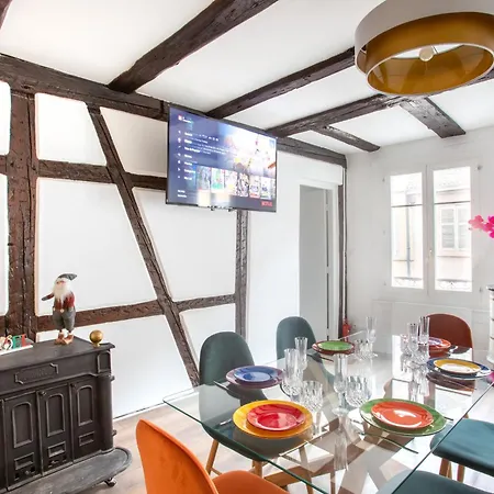 Newly Renovated - Historical Center *