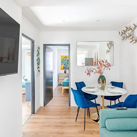 Daire Newly Renovated - Historical Center *